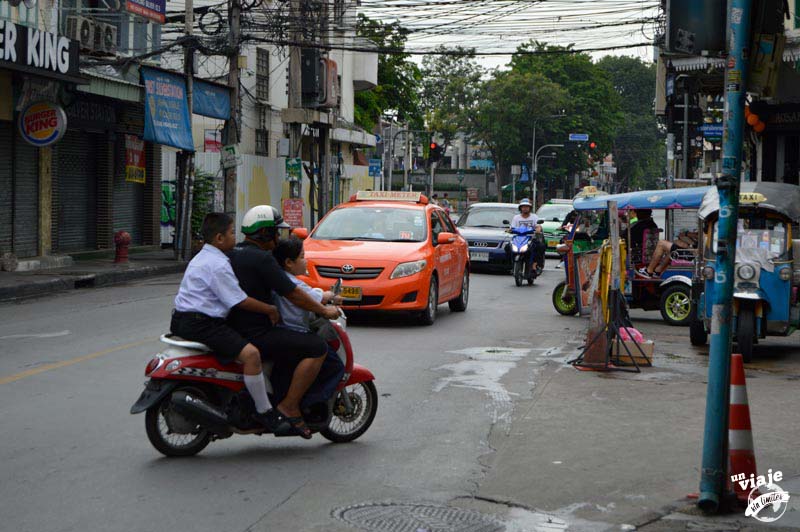 Tres personas es una moto, Tailandia