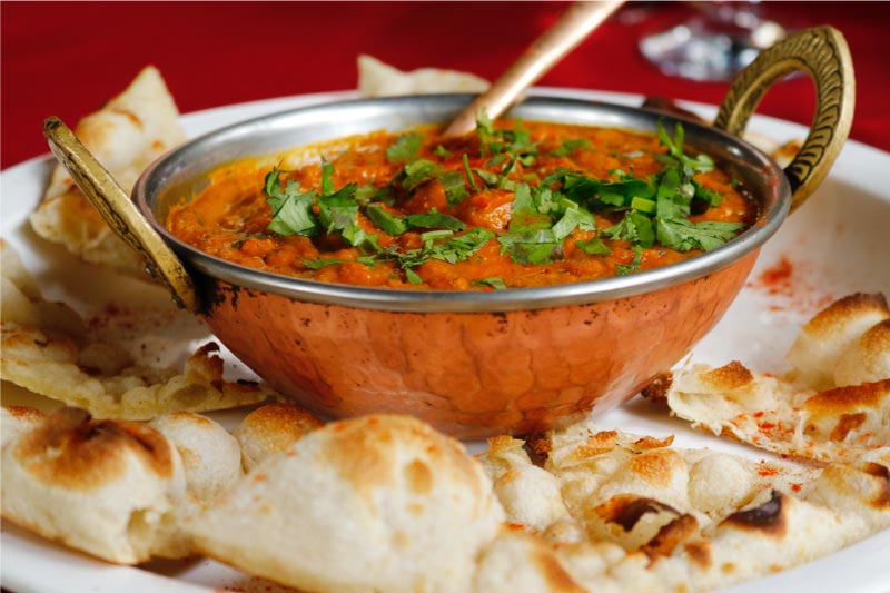 Plato de comida india, restaurante mum, donde comer en nerja