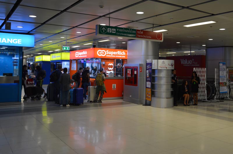Cambiar dinero aeropuerto de bangkok, super rich.