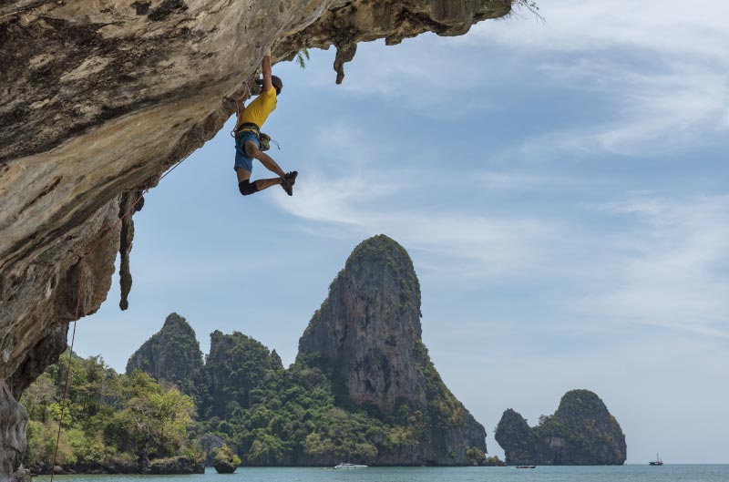 Escalada en la playa de Tonsai, Railay, Krabi.