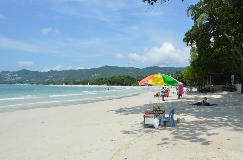 Chaweng beach, playa que ver en koh samui, tailandia.
